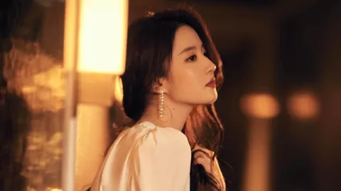 孩子卢沟桥磕头